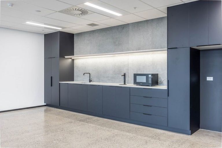 Photo of property in 1/45 Queen Street, Northcote Point, Auckland, 0627