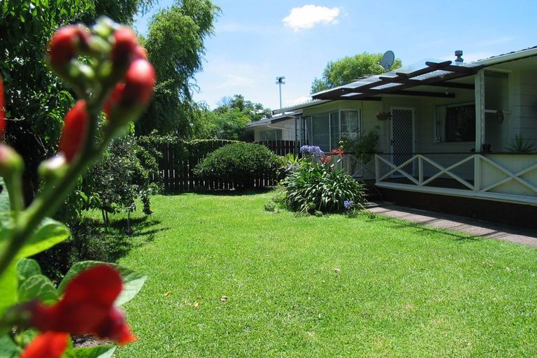 Photo of property in 4/11a Bayside Avenue, Te Atatu Peninsula, Auckland, 0610