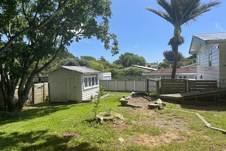 Photo of property in 38 Horopito Road, Waikanae, 5036