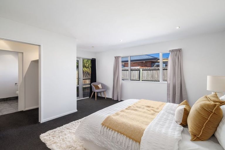 Photo of property in 72 Mauger Drive, Heathcote Valley, Christchurch, 8022