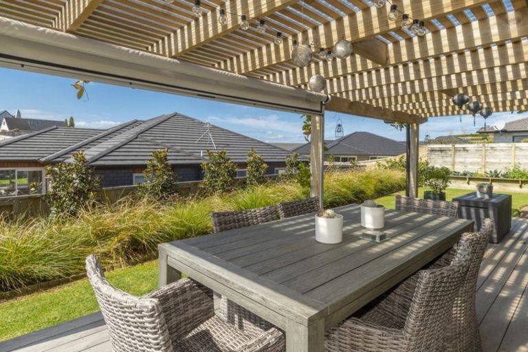 Photo of property in 15 Parkland Rise, Omokoroa, 3114