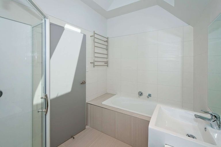 Photo of property in The Rise, 30 Hatfield Place, Albany Heights, Auckland, 0632