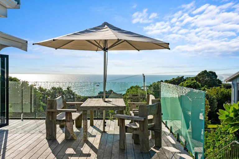 Photo of property in 3 Edwin Mitchelson Road, Muriwai, Waimauku, 0881
