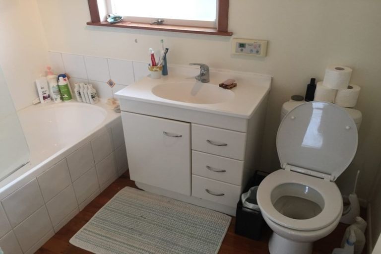 Photo of property in 2/238 Lake Road, Hauraki, Auckland, 0622