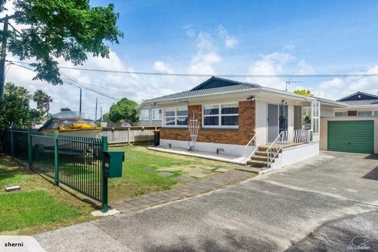 Photo of property in 2/1 Selwyn Road, Manurewa, Auckland, 2102
