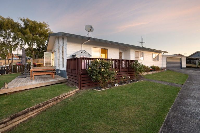 Photo of property in 10 Millar Place, Nawton, Hamilton, 3200