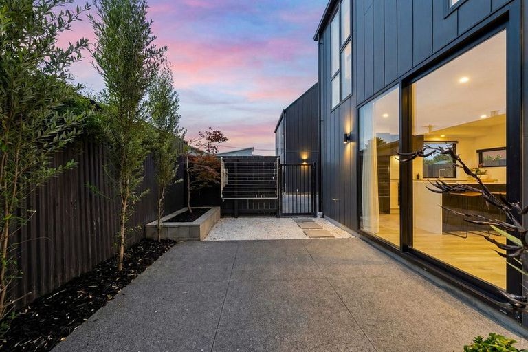 Photo of property in 2/42 Dickens Street, Addington, Christchurch, 8024