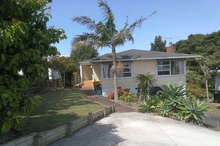 Photo of property in 6 Nicholson Place, Hillcrest, Auckland, 0627