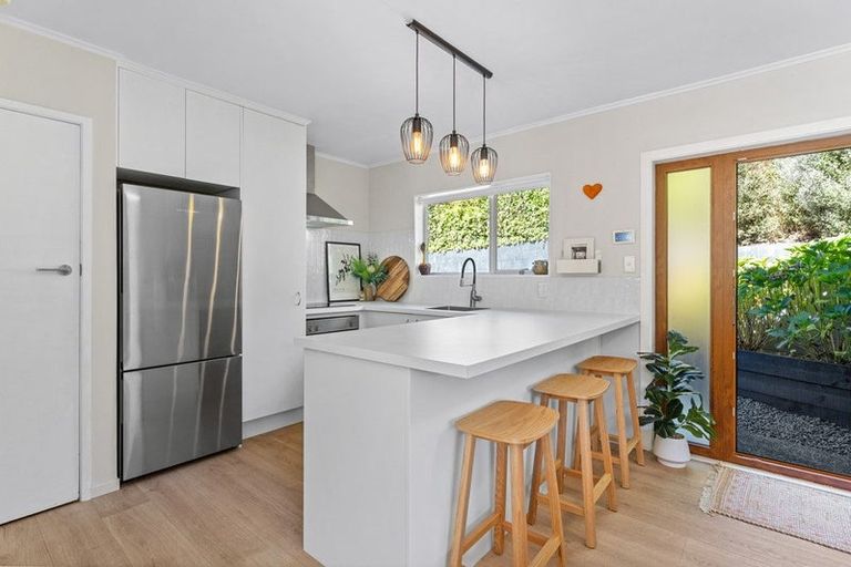 Photo of property in 2/59 Glamorgan Drive, Torbay, Auckland, 0630