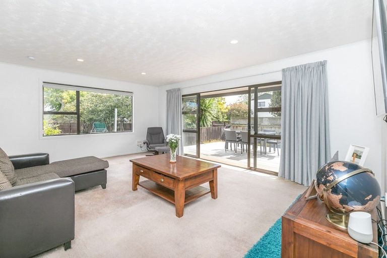 Photo of property in 110 Oakfield Crescent, Pukete, Hamilton, 3200