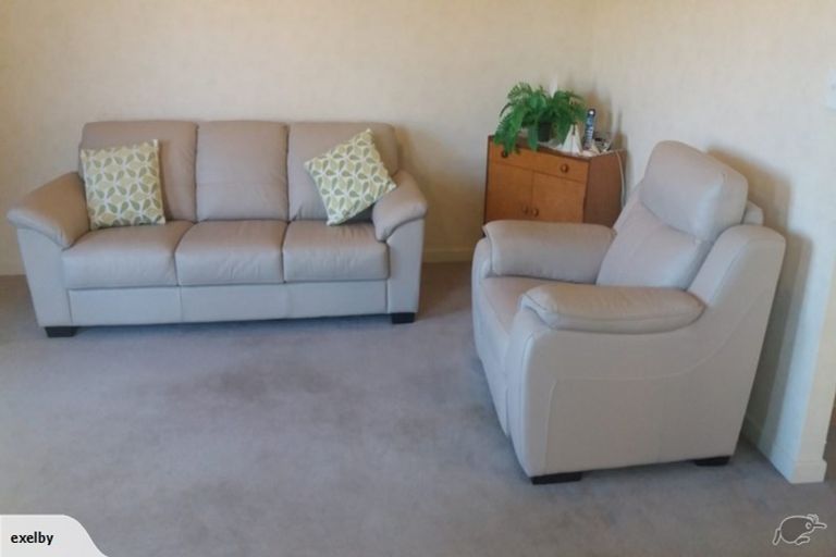 Photo of property in 17 Sovereign Isle Lane, Rototuna, Hamilton, 3210