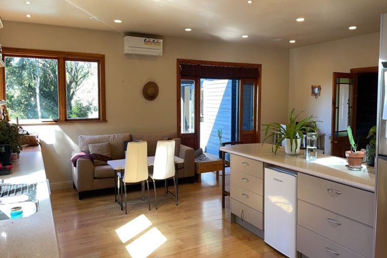 Photo of property in 9 Tawini Road, Titirangi, Auckland, 0604