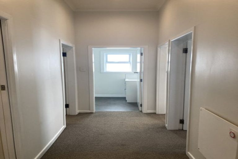 Photo of property in 17 Queens Drive, Kilbirnie, Wellington, 6022