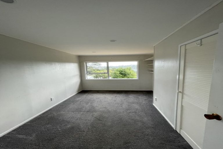 Photo of property in 40 Morriggia Place, Bayview, Auckland, 0629