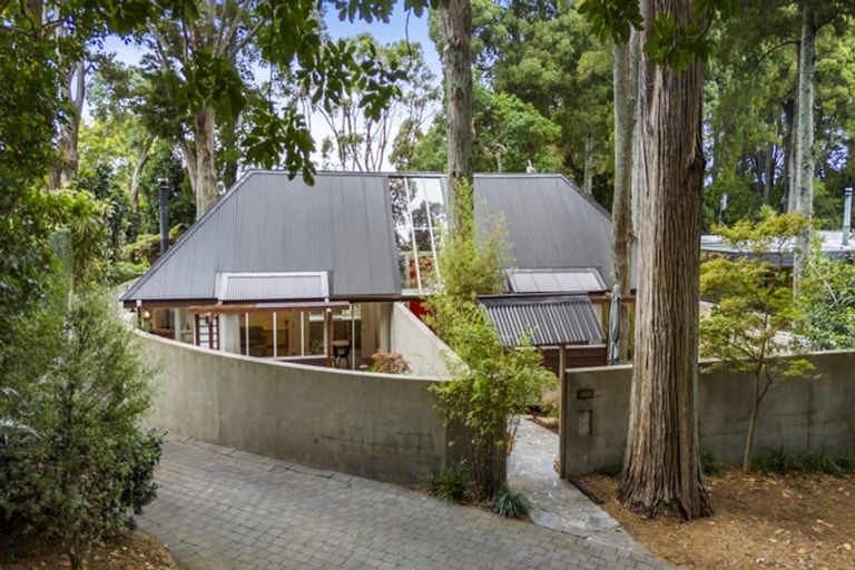 Photo of property in 17 Cobblestone Lane, Hillcrest, Auckland, 0627