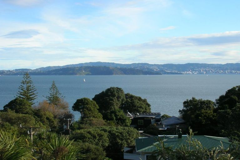 Photo of property in 5 Kaitawa Road, York Bay, Lower Hutt, 5013