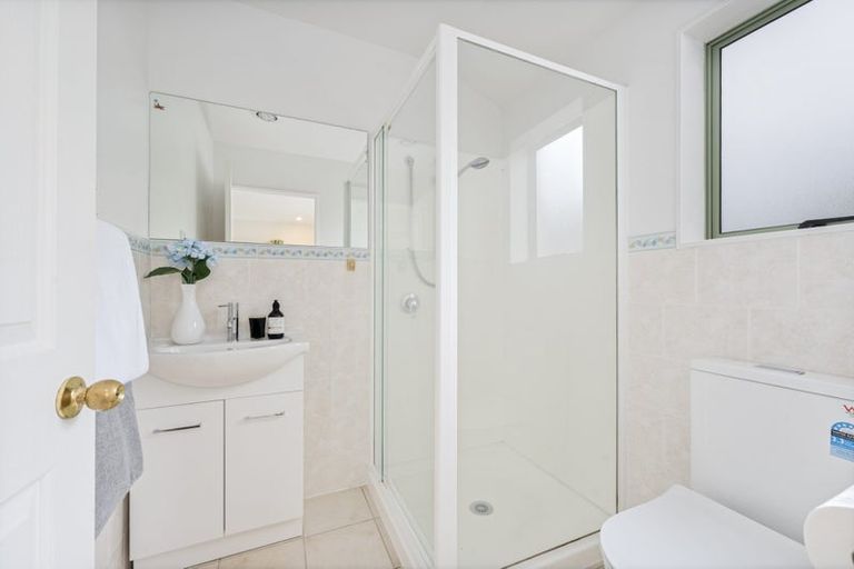 Photo of property in 2 Ferngrove Avenue, Ranui, Auckland, 0612