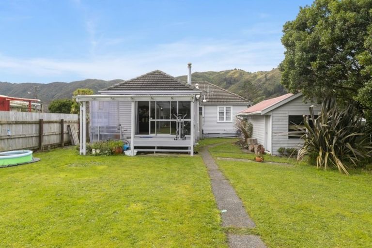 Photo of property in 47 Wellington Road, Wainuiomata, Lower Hutt, 5014