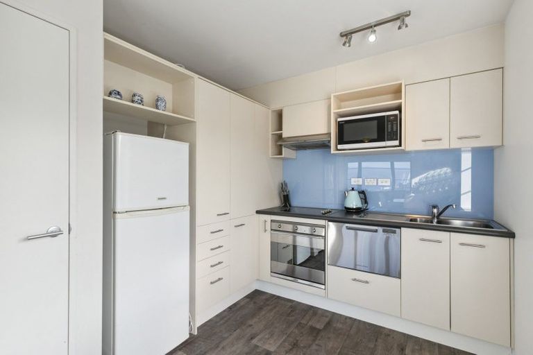 Photo of property in Westhaven Apartments, 21/127 Molesworth Street, Thorndon, Wellington, 6011