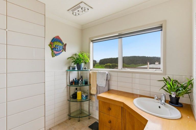 Photo of property in 43 Manuka Street, Otaki Beach, Otaki, 5512