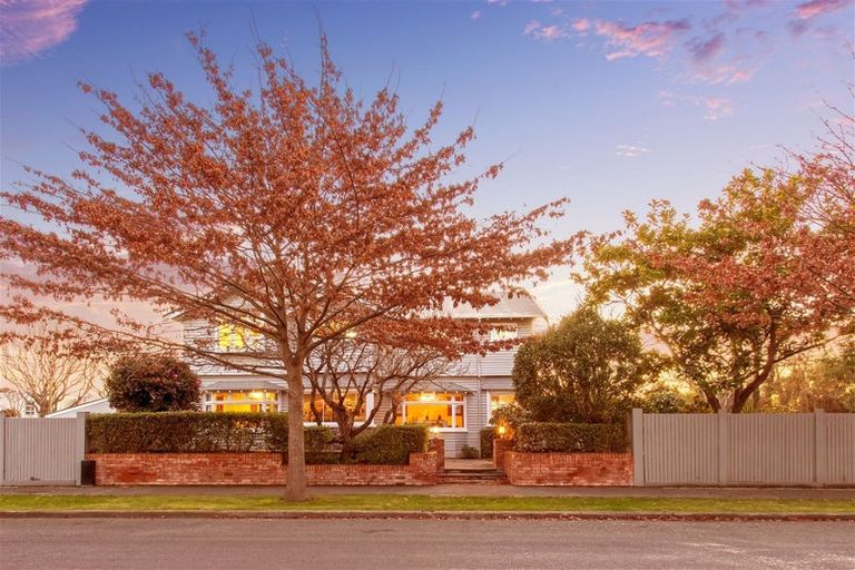Photo of property in 28 Tui Street, Fendalton, Christchurch, 8041