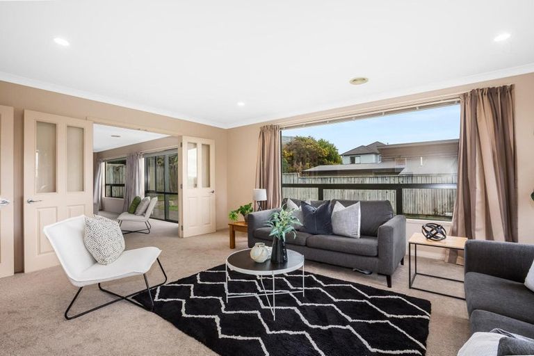 Photo of property in 9 Aspiring Terrace, Aotea, Porirua, 5024