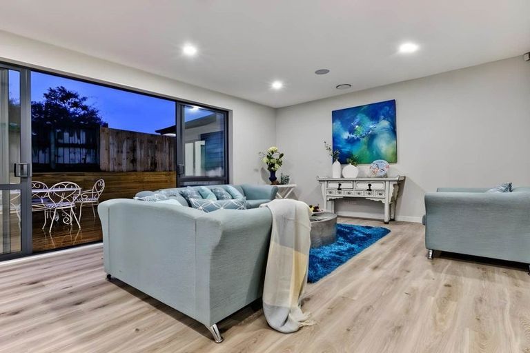 Photo of property in 56 Huntington Park Drive, Greenhithe, Auckland, 0632