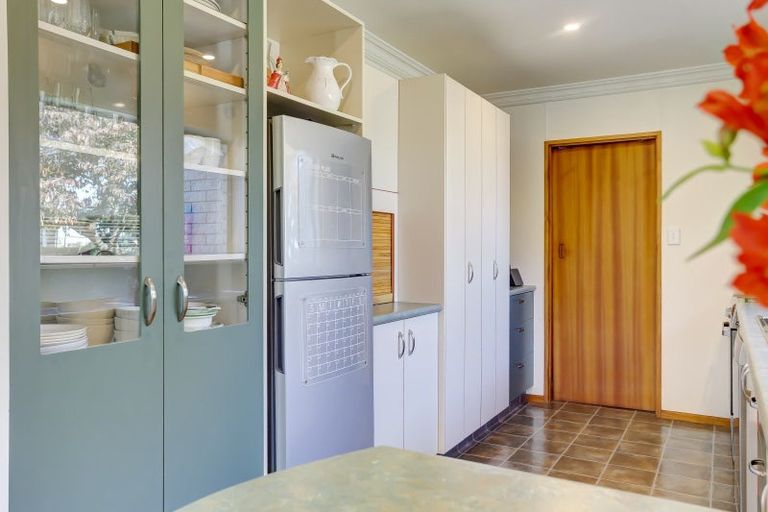 Photo of property in 5 Weraroa Road, Waverley, 4510