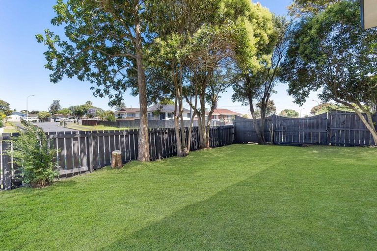 Photo of property in 2/2 Silver Creek Road, Weymouth, Auckland, 2103