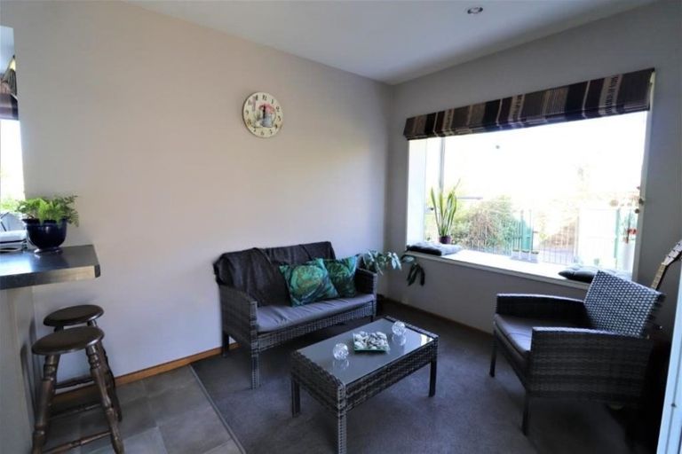 Photo of property in 1 Birdling Place, Halswell, Christchurch, 8025