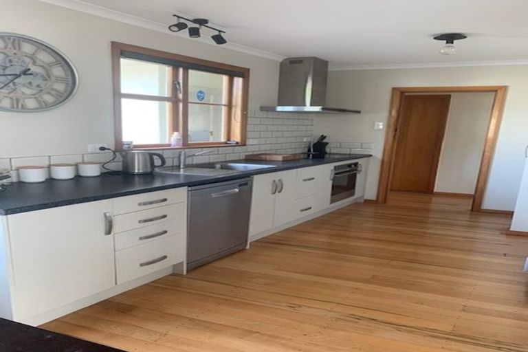 Photo of property in 24 Glasgow Street, Takaro, Palmerston North, 4412