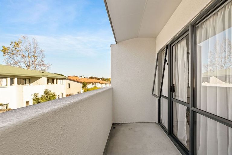 Photo of property in 15 Butia Avenue, Henderson, Auckland, 0612