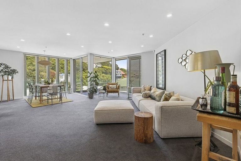 Photo of property in Alto Apartments, 2a/22 Telford Terrace, Oriental Bay, Wellington, 6011