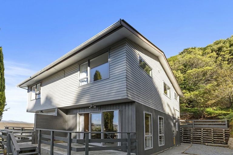 Photo of property in 85a Mulberry Street, Normandale, Lower Hutt, 5010