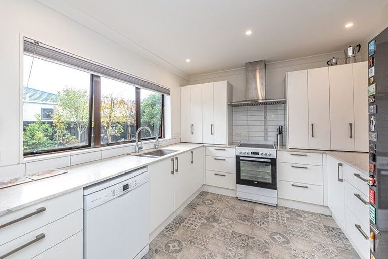 Photo of property in 3 Warwick Place, Springvale, Whanganui, 4501