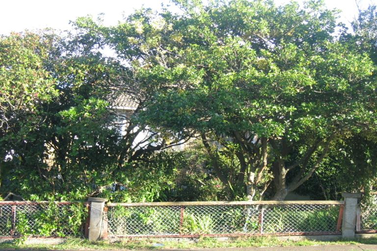 Photo of property in 114 Castor Crescent, Cannons Creek, Porirua, 5024