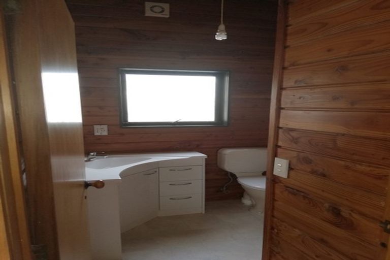 Photo of property in 67 De Luen Avenue, Tindalls Beach, Whangaparaoa, 0930