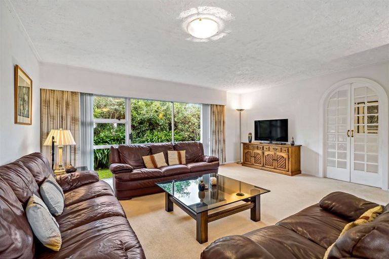 Photo of property in 17 Edgerton Road, Te Atatu Peninsula, Auckland, 0610