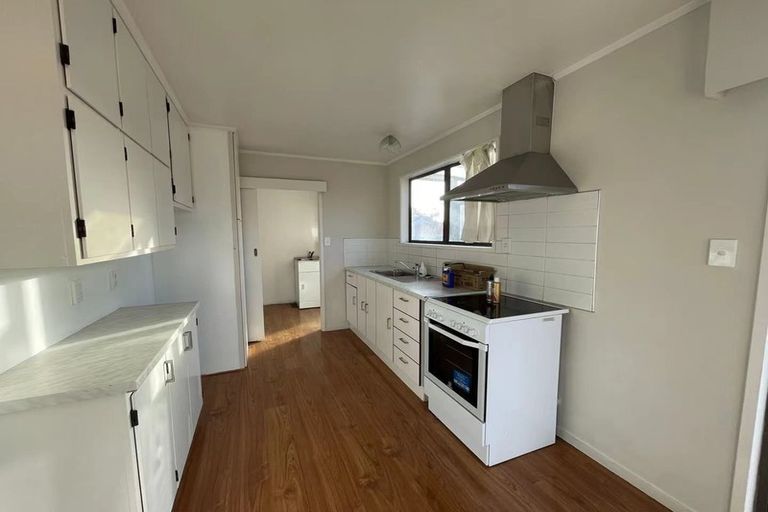 Photo of property in 5 Booralee Avenue, Botany Downs, Auckland, 2010