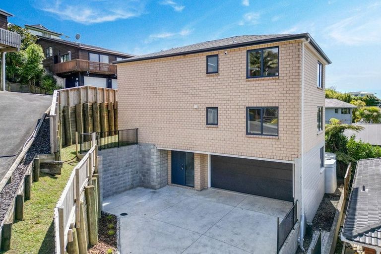 Photo of property in 34a Sovereign Place, Glenfield, Auckland, 0629
