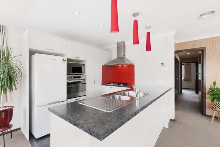 Photo of property in 27 Manapouri Place, Glenview, Hamilton, 3206