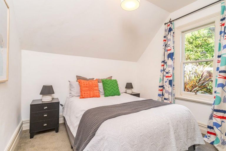 Photo of property in 38 Easther Crescent, Kew, Dunedin, 9012