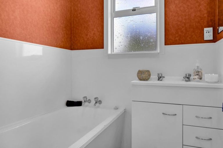 Photo of property in 3 Fyson Place, Hawera, 4610