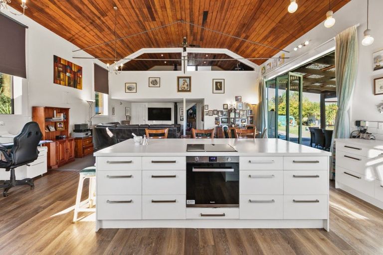 Photo of property in 284 White Road, Waipawa, Otane, 4277