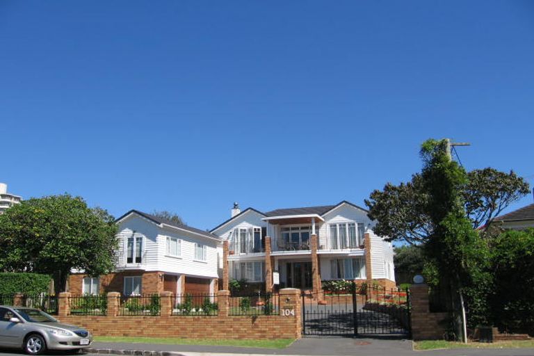 Photo of property in 104 Kitchener Road, Milford, Auckland, 0620