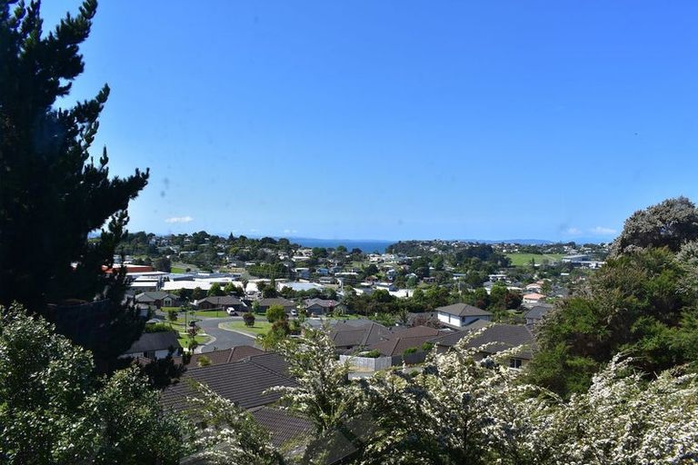 Photo of property in 91c Wade River Road, Stanmore Bay, Whangaparaoa, 0932