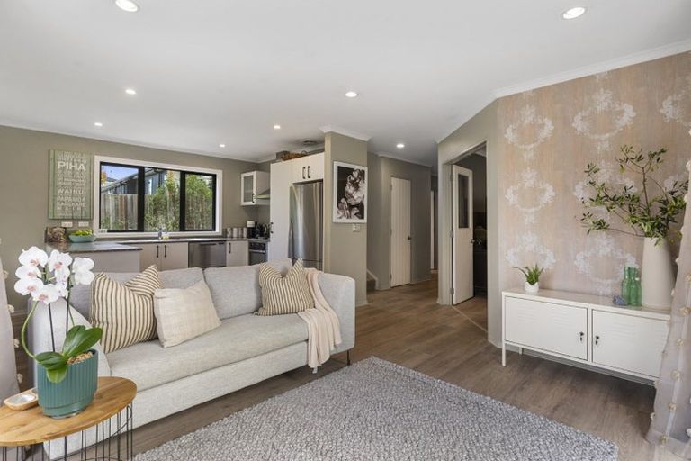 Photo of property in 33 Roland Road, Greenhithe, Auckland, 0632