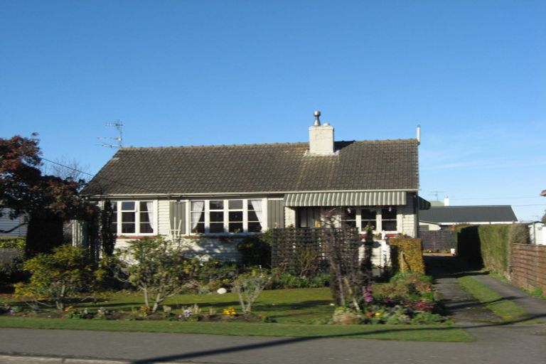 Photo of property in 17 Queen Street, Winton, 9720