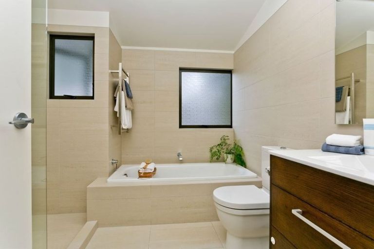 Photo of property in 7a Spencer Terrace, Hauraki, Auckland, 0622