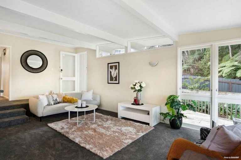 Photo of property in 1/7 Odette Road, Totara Vale, Auckland, 0629